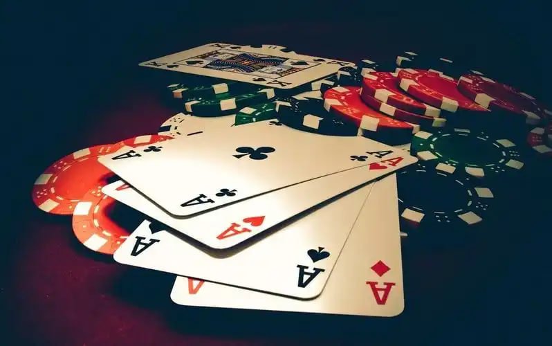 link bandungtoto app showing live blackjack table and roulette dealer